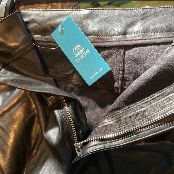 Cupshe Black Faux Leather Mini Skirt - Picture 3 of 5